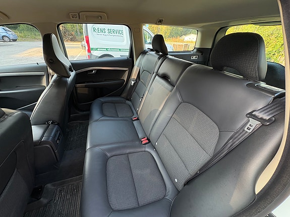 Volvo V70 8 of 9