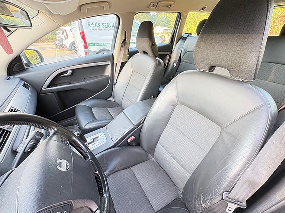 Volvo V70 9 of 9