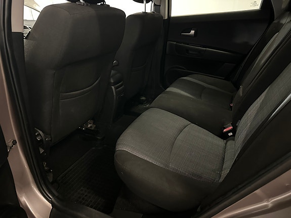 Kia Ceed 8 of 10