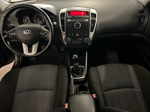 Kia Ceed 6 of 10