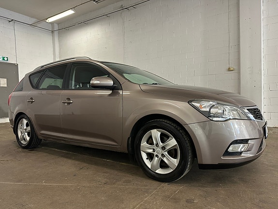 Kia Ceed 2 of 10