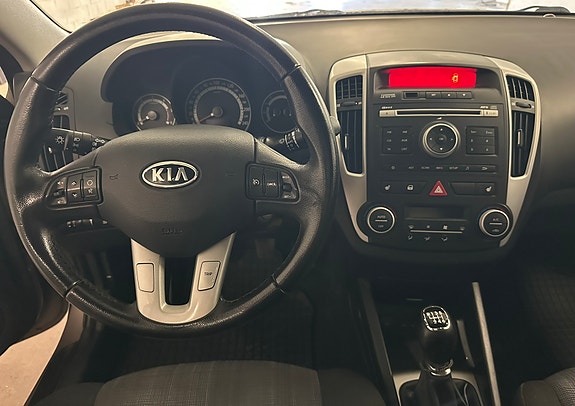 Kia Ceed 7 of 10