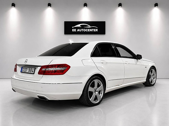 Mercedes-Benz E200 5 of 10