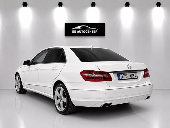 Mercedes-Benz E200 3 of 10