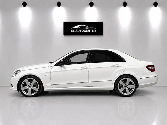 Mercedes-Benz E200 2 of 10