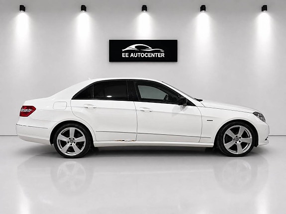 Mercedes-Benz E200 6 of 10