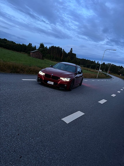 BMW 320d 2 of 6