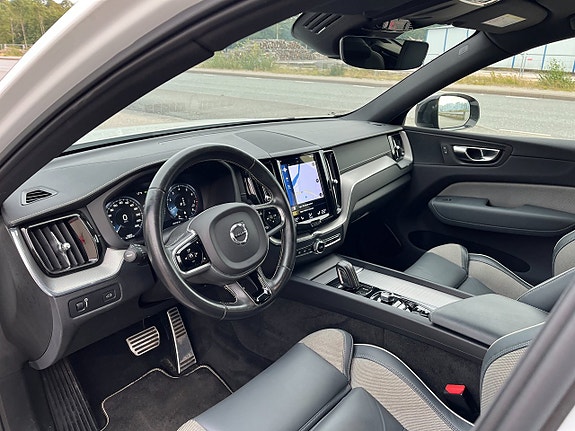 Volvo XC60 11 of 21