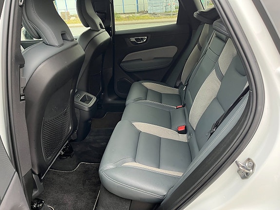 Volvo XC60 12 of 21