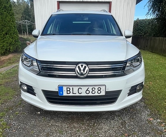 Volkswagen Tiguan 3 of 6