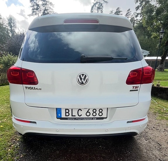 Volkswagen Tiguan 4 of 6