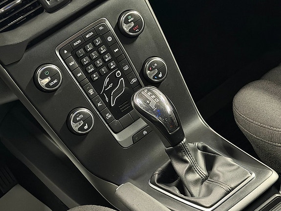 Volvo V40 14 of 25