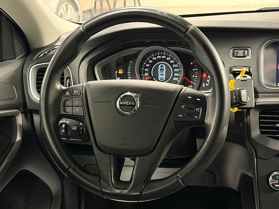 Volvo V40 10 of 25