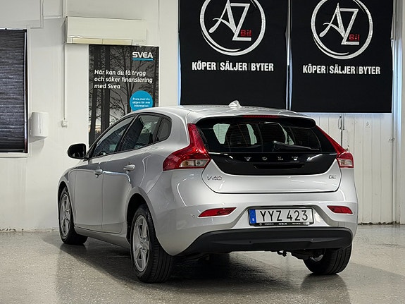 Volvo V40 4 of 25