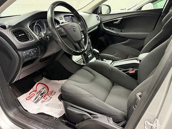 Volvo V40 19 of 25