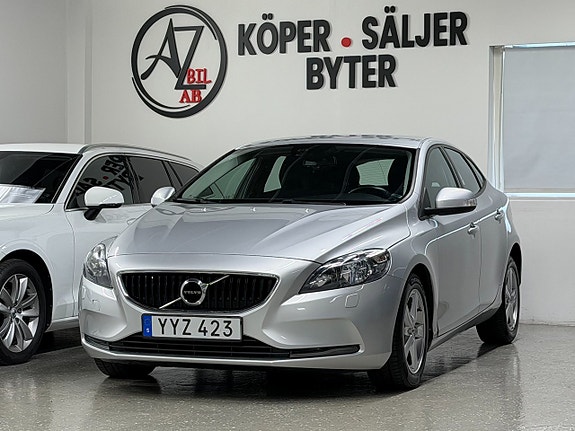 Volvo V40 2 of 25