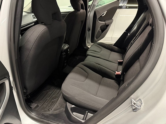 Volvo V40 24 of 25