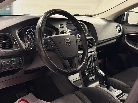 Volvo V40 16 of 25