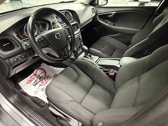 Volvo V40 20 of 25