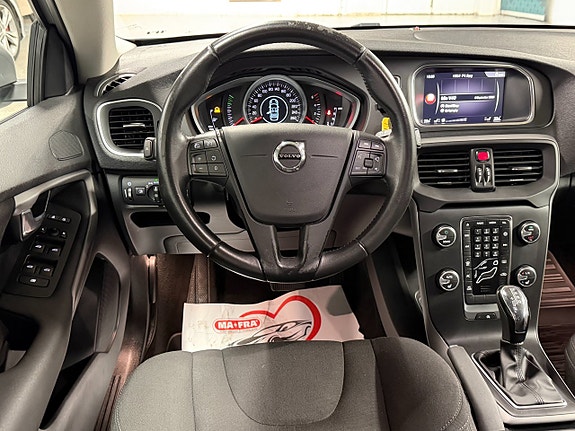 Volvo V40 9 of 25