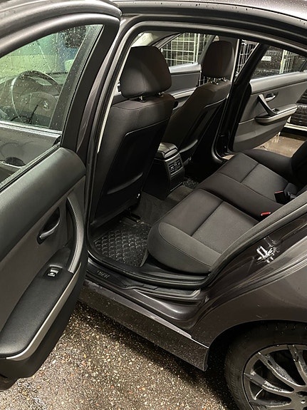 BMW 318i 6 of 23