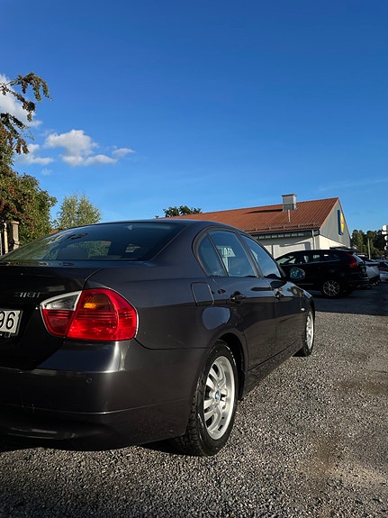 BMW 318i 20 of 23