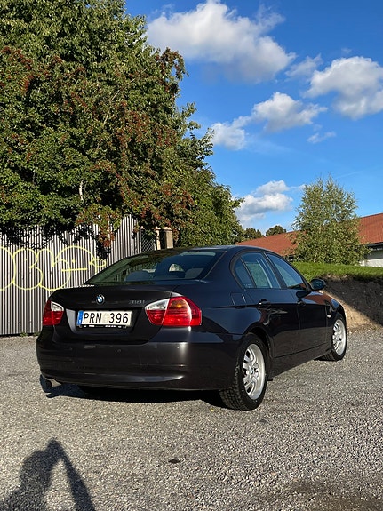BMW 318i 22 of 23