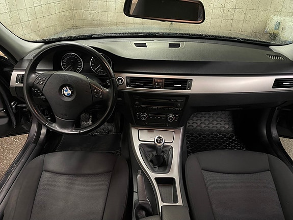 BMW 318i 12 of 23
