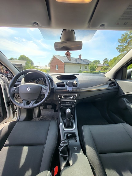 Renault Megane III 4 of 6