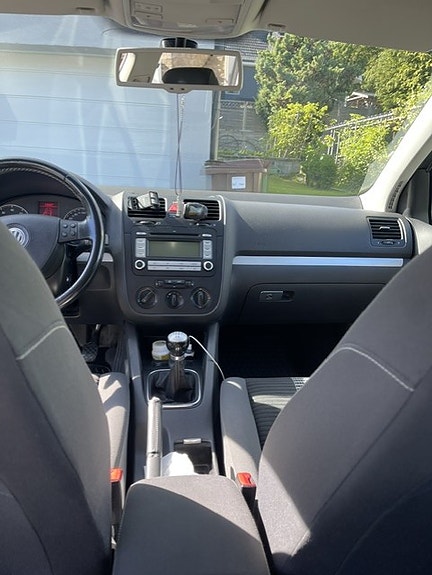 Volkswagen Golf V 2 of 6