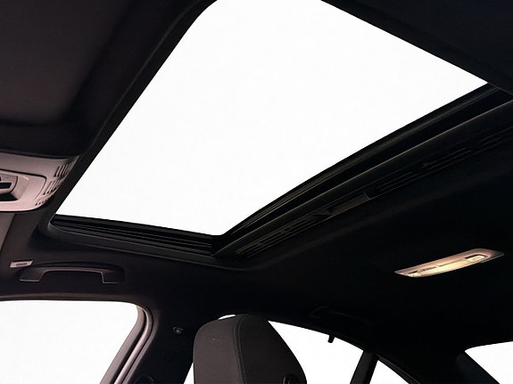 BMW 330e 14 of 30