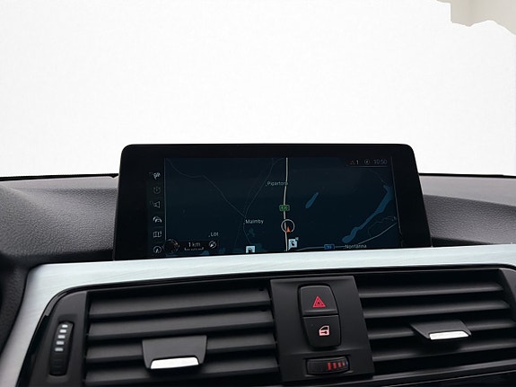 BMW 330e 16 of 30