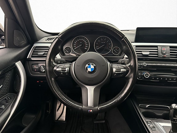 BMW 330e 11 of 30