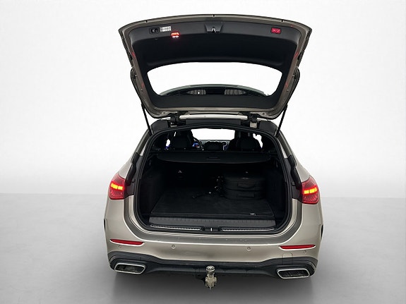 Mercedes-Benz C300 e 28 of 29