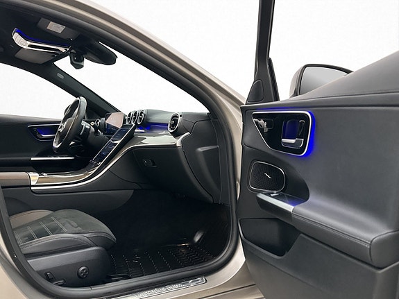 Mercedes-Benz C300 e 12 of 29
