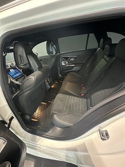 Mercedes-Benz C300 de 8 of 18