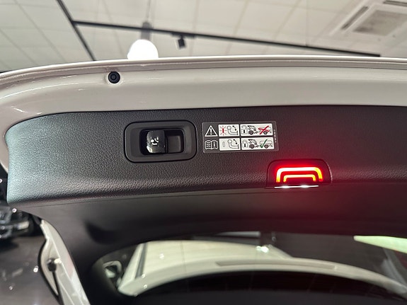 Mercedes-Benz C300 de 12 of 18
