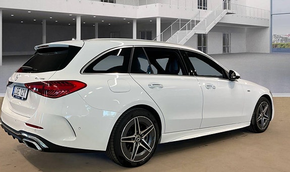 Mercedes-Benz C300 de 2 of 11