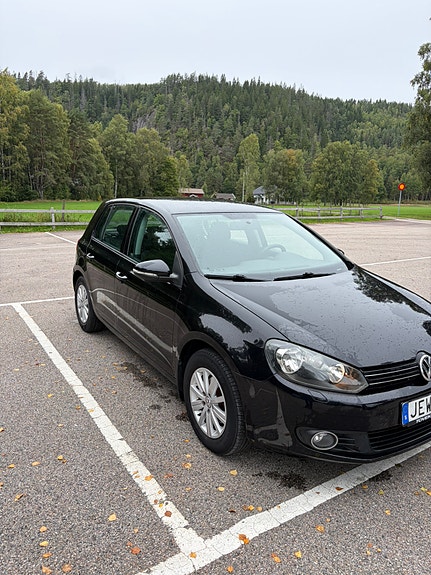 Volkswagen Golf VI 2 of 8