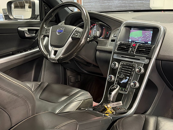Volvo XC60 16 of 24