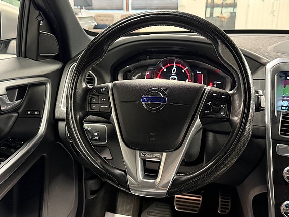 Volvo XC60 12 of 24