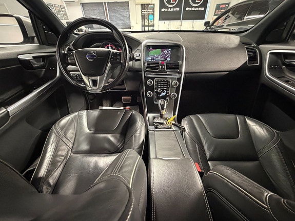 Volvo XC60 9 of 24