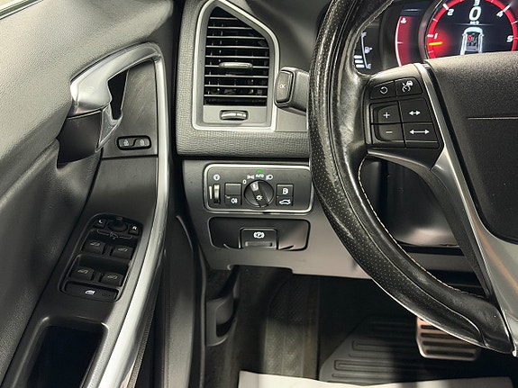 Volvo XC60 17 of 24