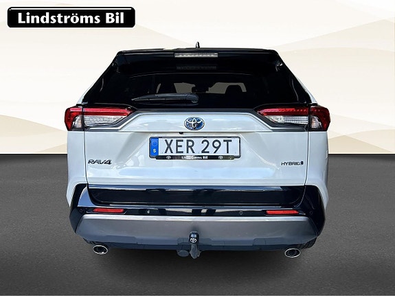 Toyota RAV4 8 of 19