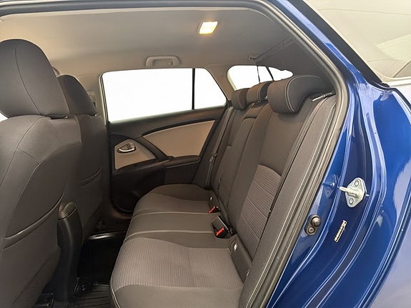 Toyota Avensis 10 of 12