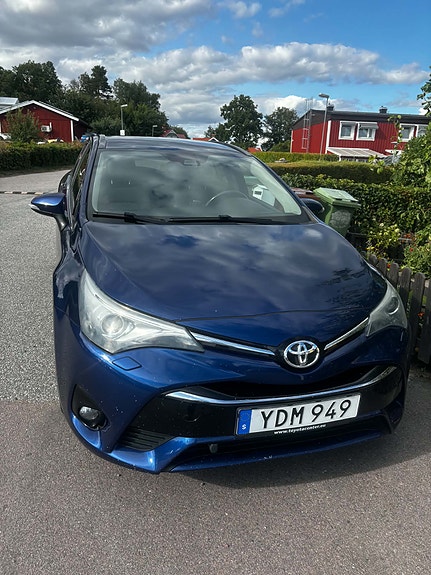 Toyota Avensis 4 of 12