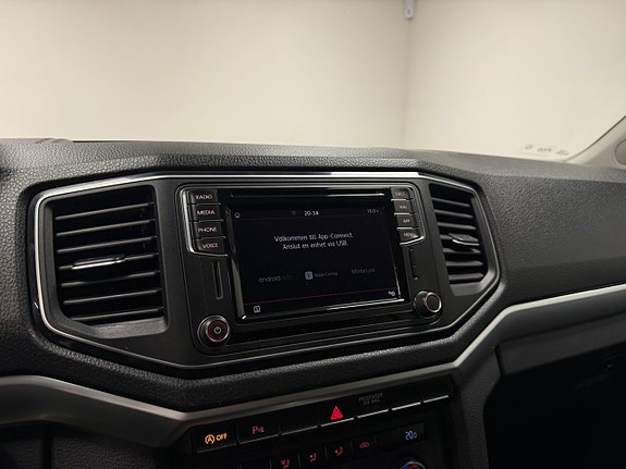 Volkswagen Amarok 22 of 24