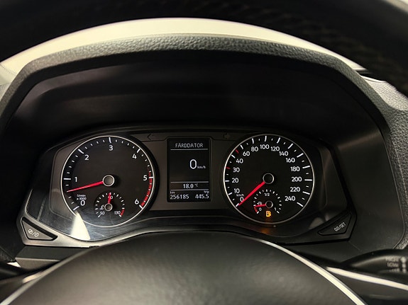 Volkswagen Amarok 21 of 24