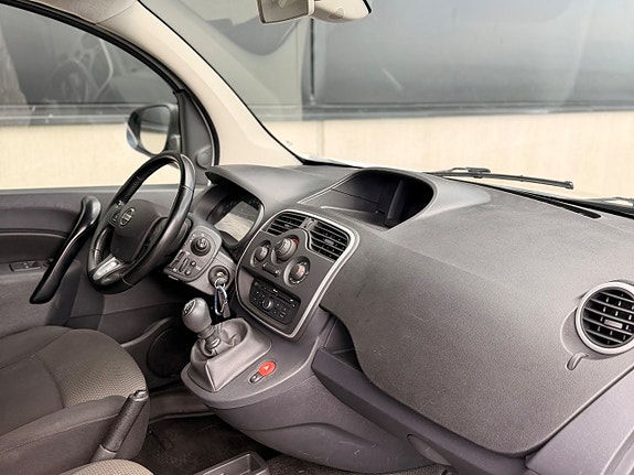 Nissan NV250 10 of 14