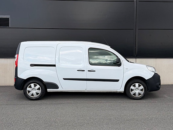 Nissan NV250 2 of 14